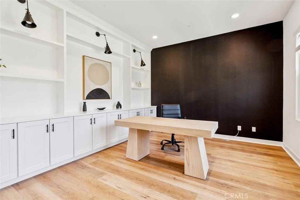 17715 Hillside Way - Photo 3 of 14