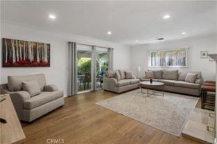 22335 Kittridge St - Photo 1 of 1