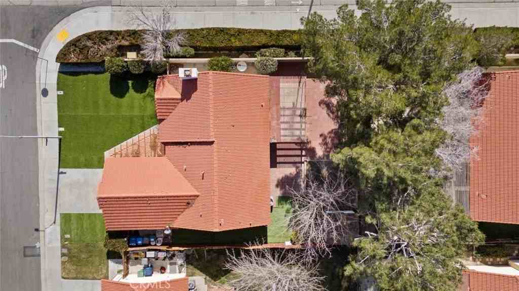 43203 27th St W - Photo 4 of 32