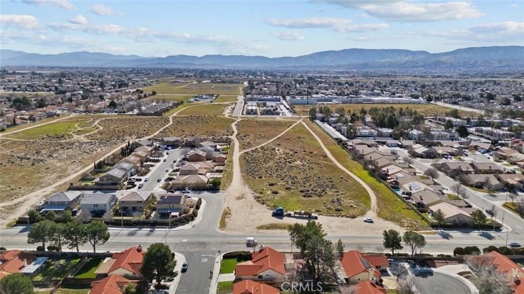 43203 27th St W - Photo 5 of 32