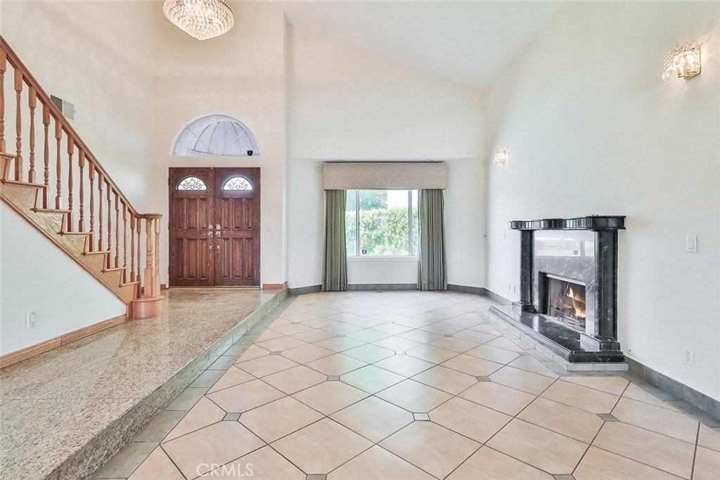 6368 Wynne Ave - Photo 4 of 35