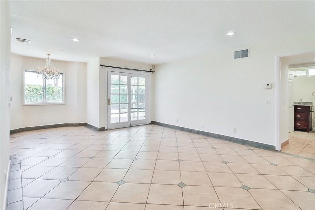 6368 Wynne Ave - Photo 6 of 35