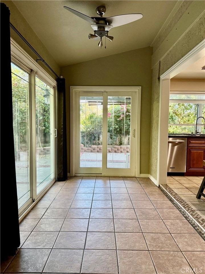 1228 Calle Vistaso - Photo 6 of 10