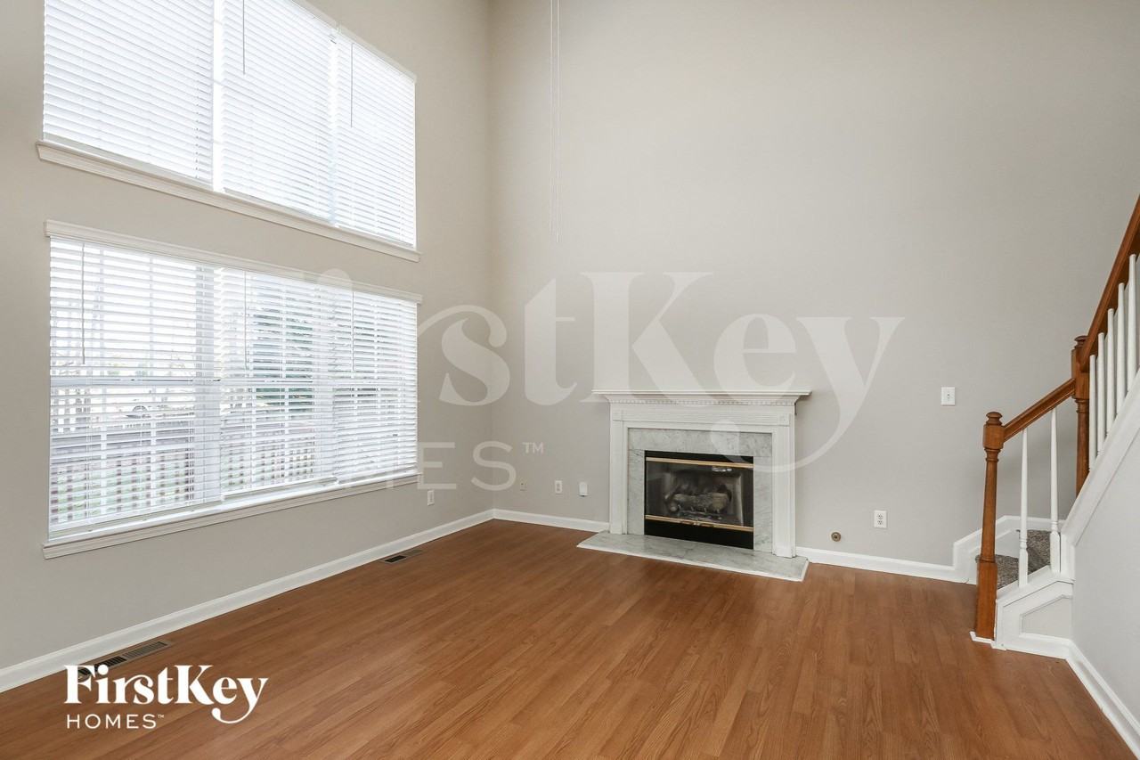 4673 Devencrest Ln - Photo 2 of 15