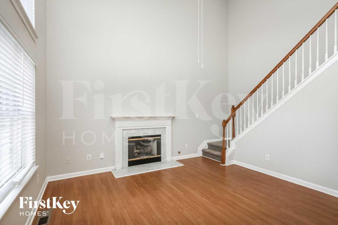 4673 Devencrest Ln - Photo 3 of 15