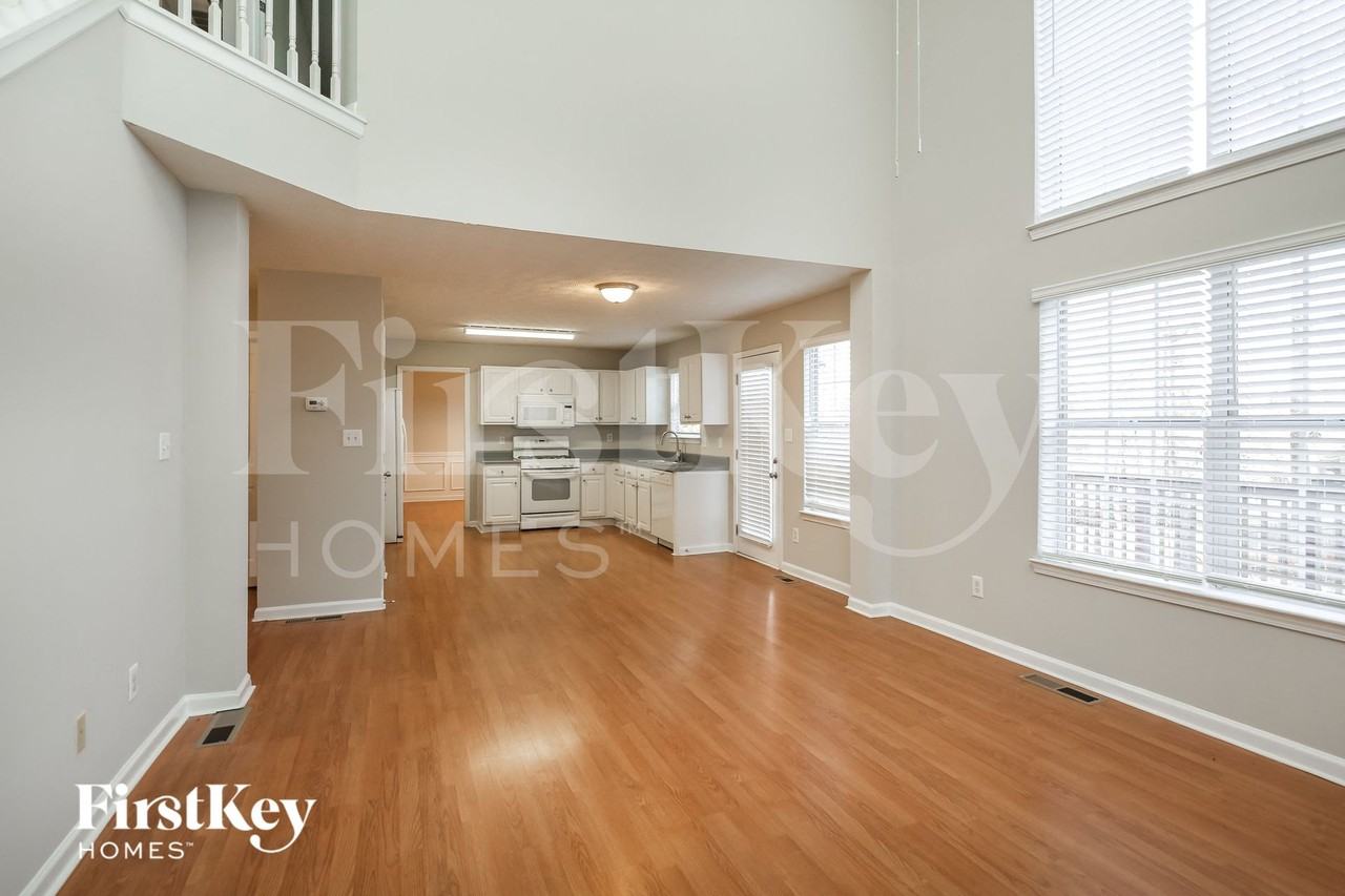 4673 Devencrest Ln - Photo 5 of 15