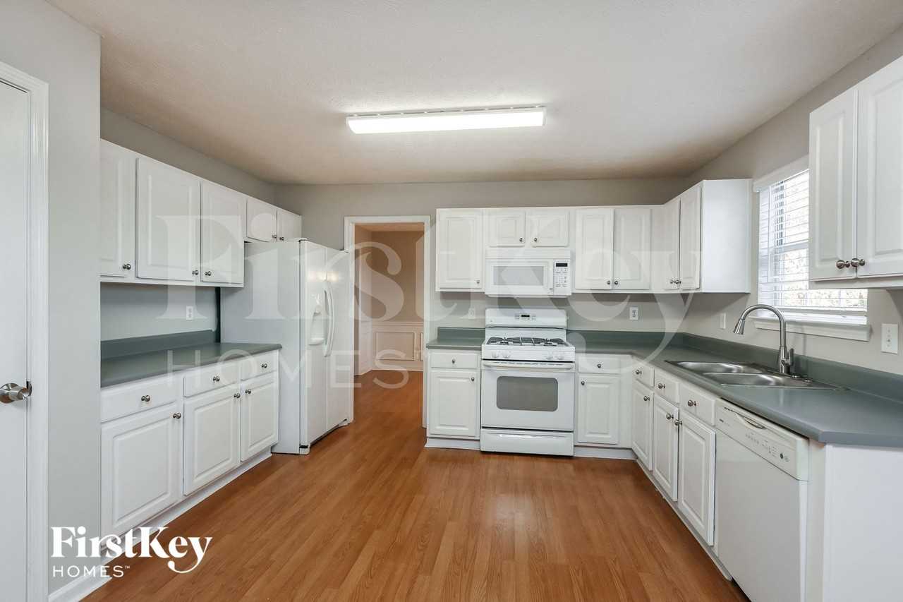 4673 Devencrest Ln - Photo 6 of 15