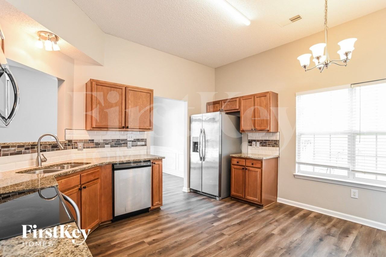 7111 Smithton Ln - Photo 6 of 16