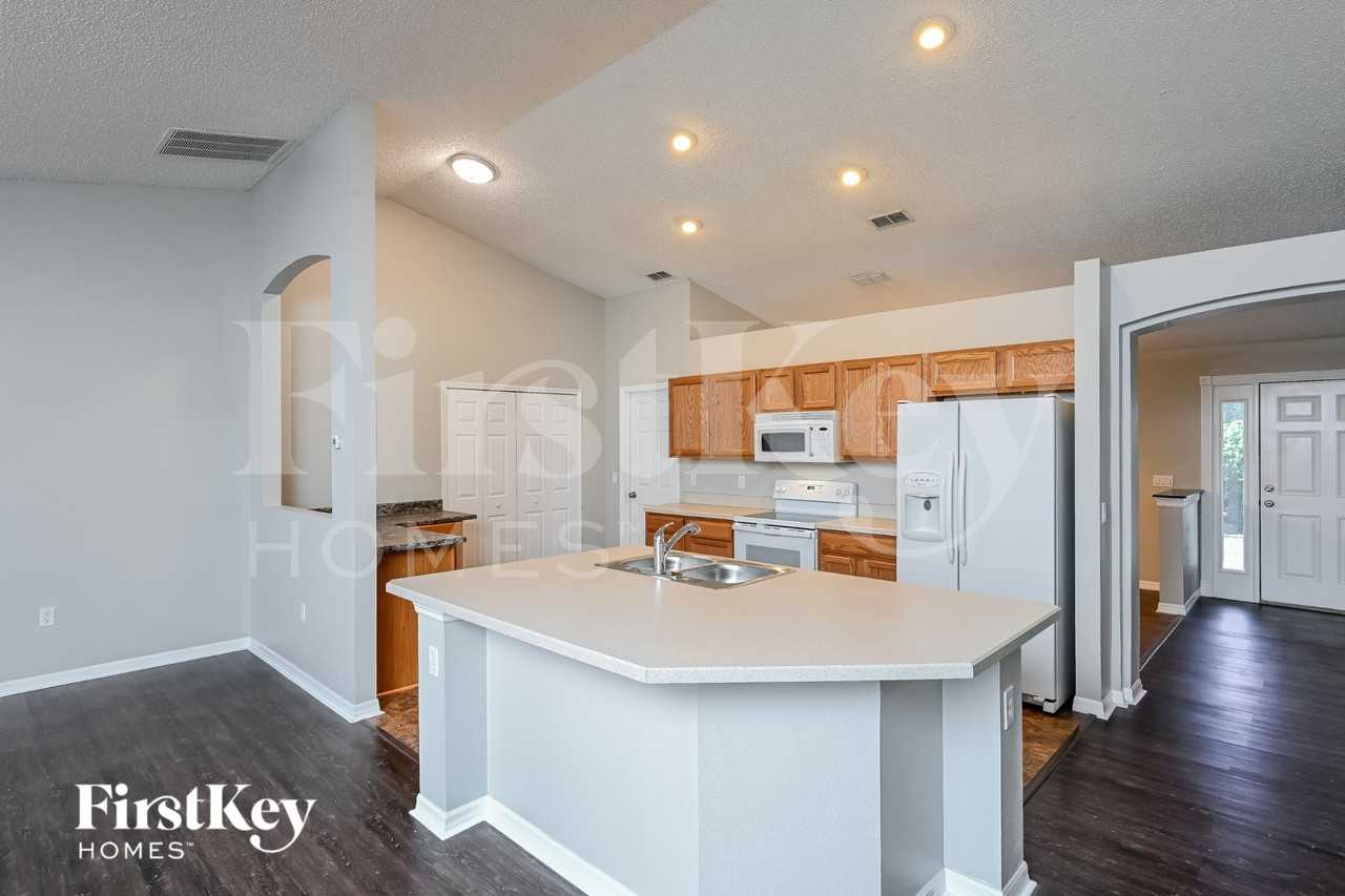 2515 Kumquat Dr - Photo 7 of 15