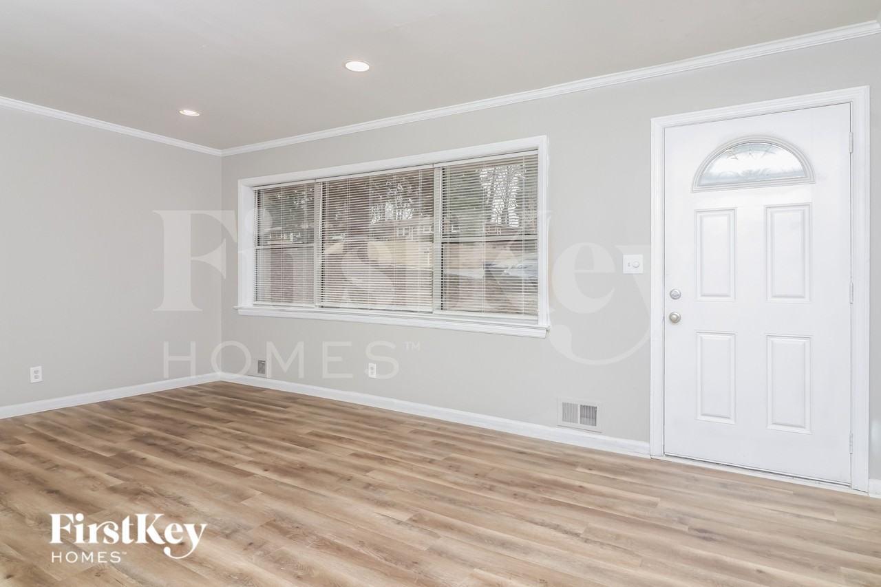 3614 Ingledale Dr Sw - Photo 3 of 19