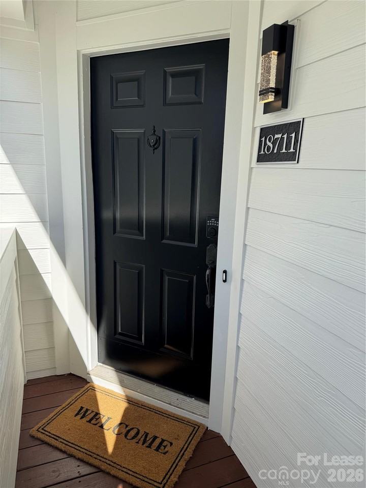 18711 Vineyard Point Ln - Photo 3 of 18
