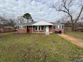 featured image of 2206 Harris Rd Nw