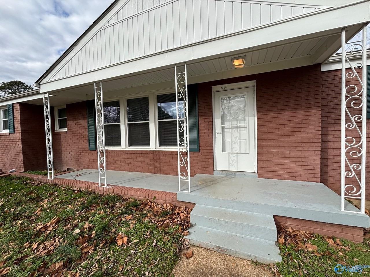 2206 Harris Rd Nw - Photo 2 of 21