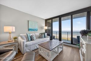 featured image of 601 1st St S Apt 4c #4C