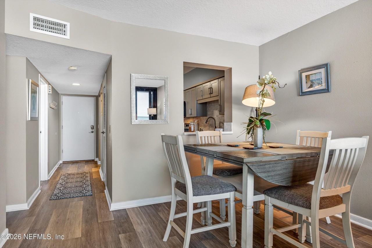 601 1st St S #4C - Photo 7 of 41