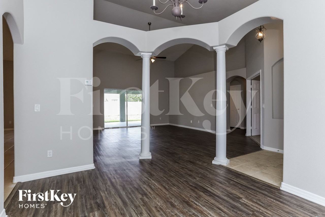 4648 Huron Bay Cir - Photo 4 of 15