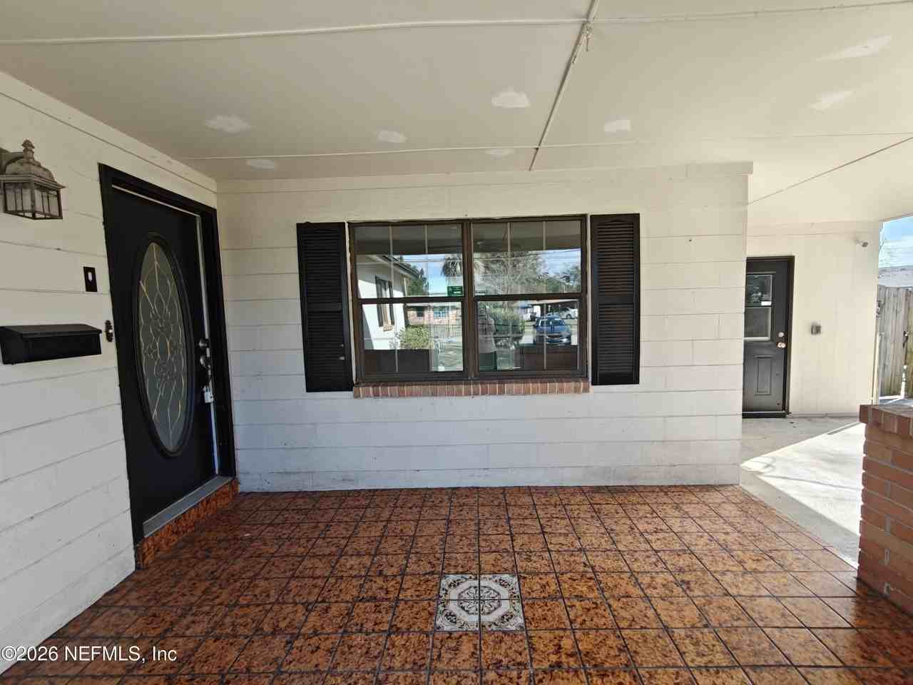 588 Madeira Dr - Photo 6 of 40