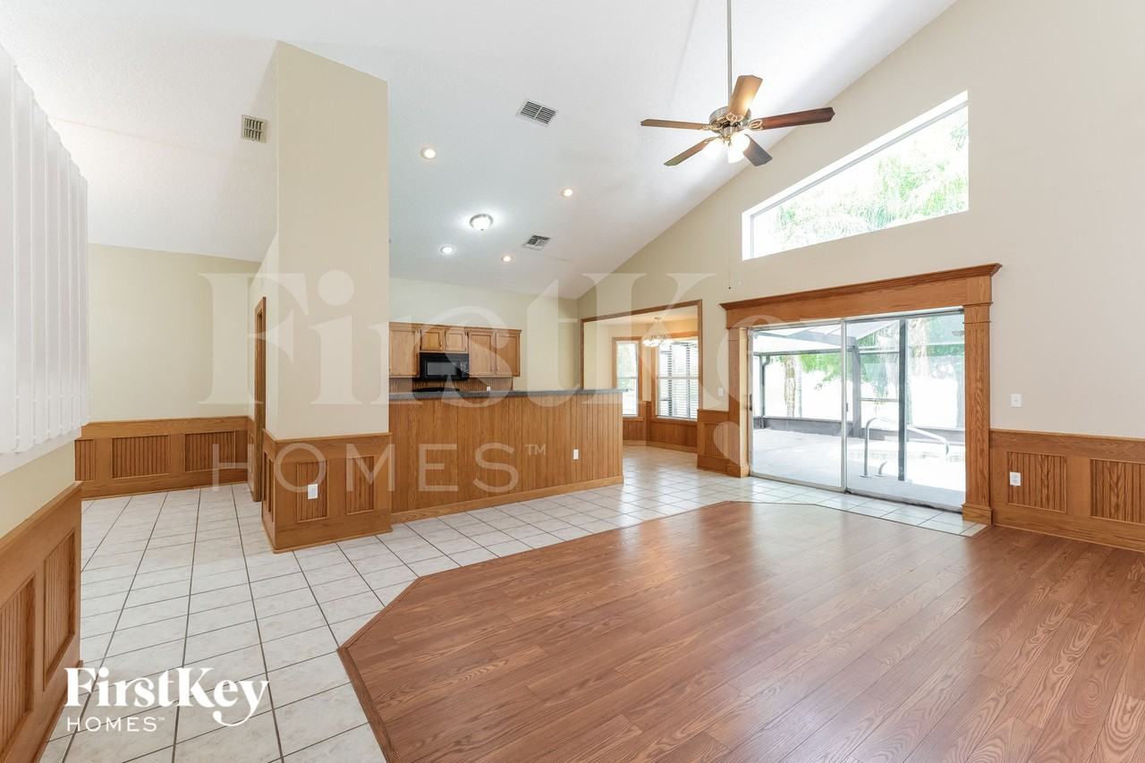 870 Stonechapel Ct - Photo 3 of 15