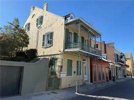 featured image of 1014 Dumaine St