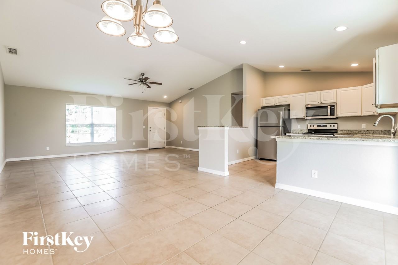 12477 Willmington Blvd - Photo 3 of 15