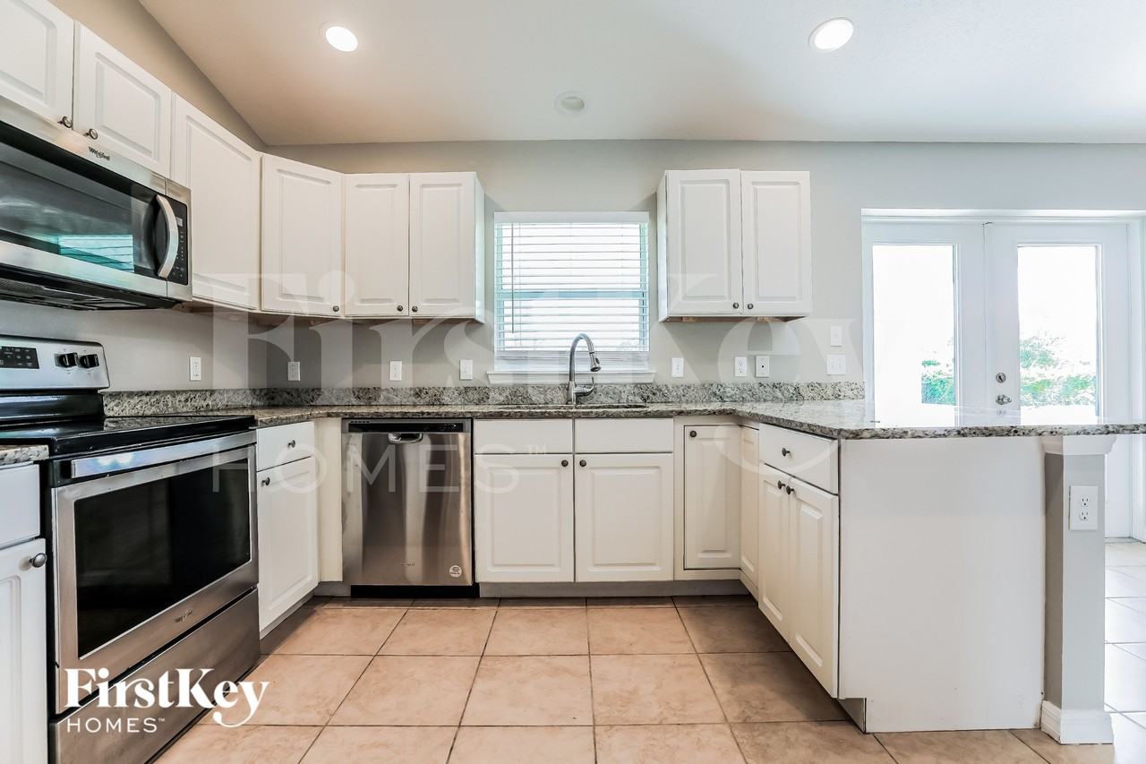 12477 Willmington Blvd - Photo 5 of 15