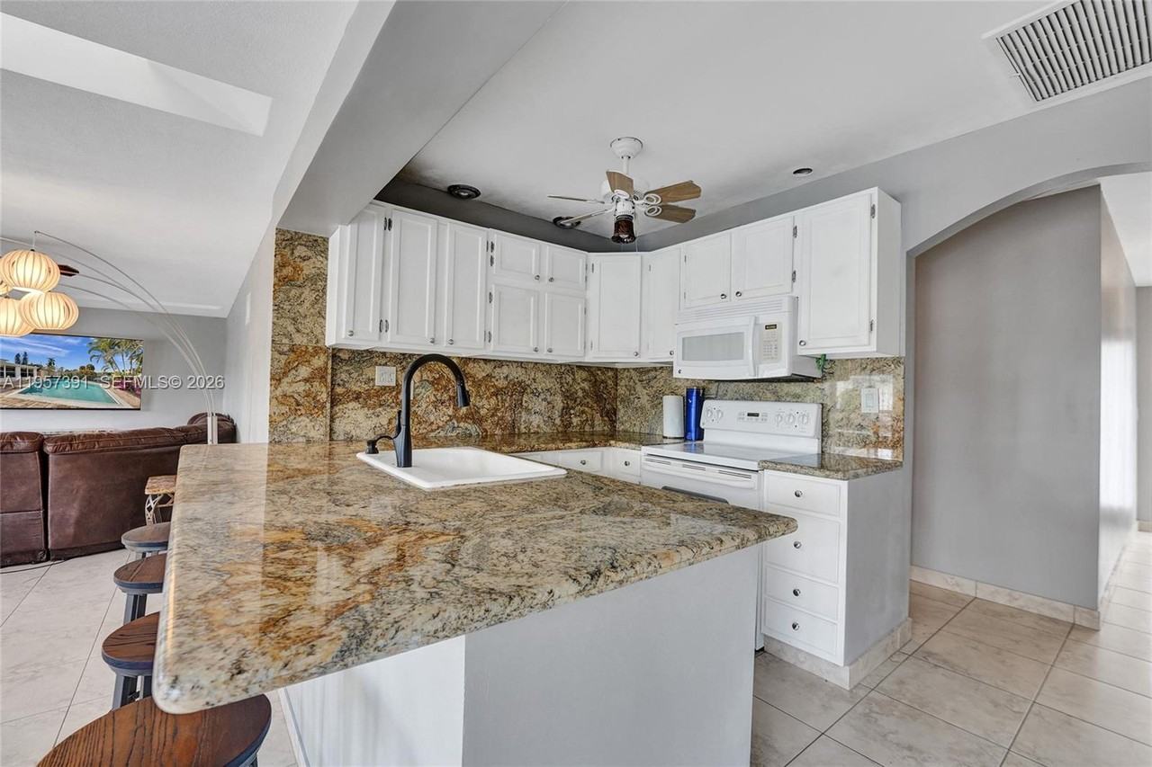 1121 Guava Isle - Photo 3 of 50