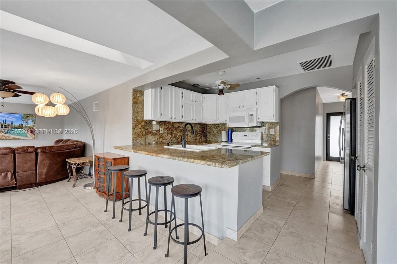 1121 Guava Isle - Photo 7 of 50