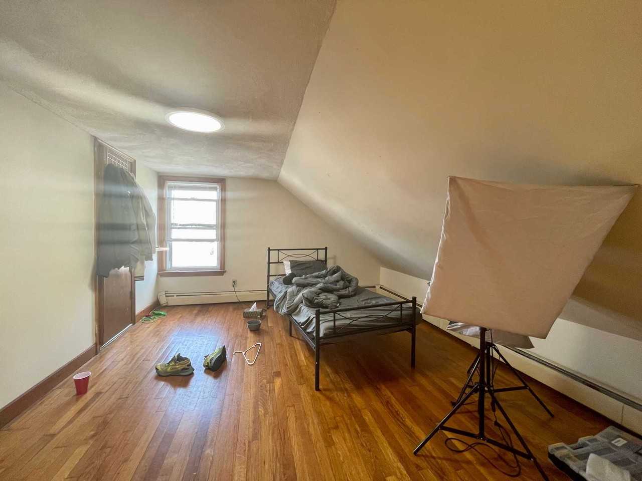 Somerville Ave - Photo 5 of 14