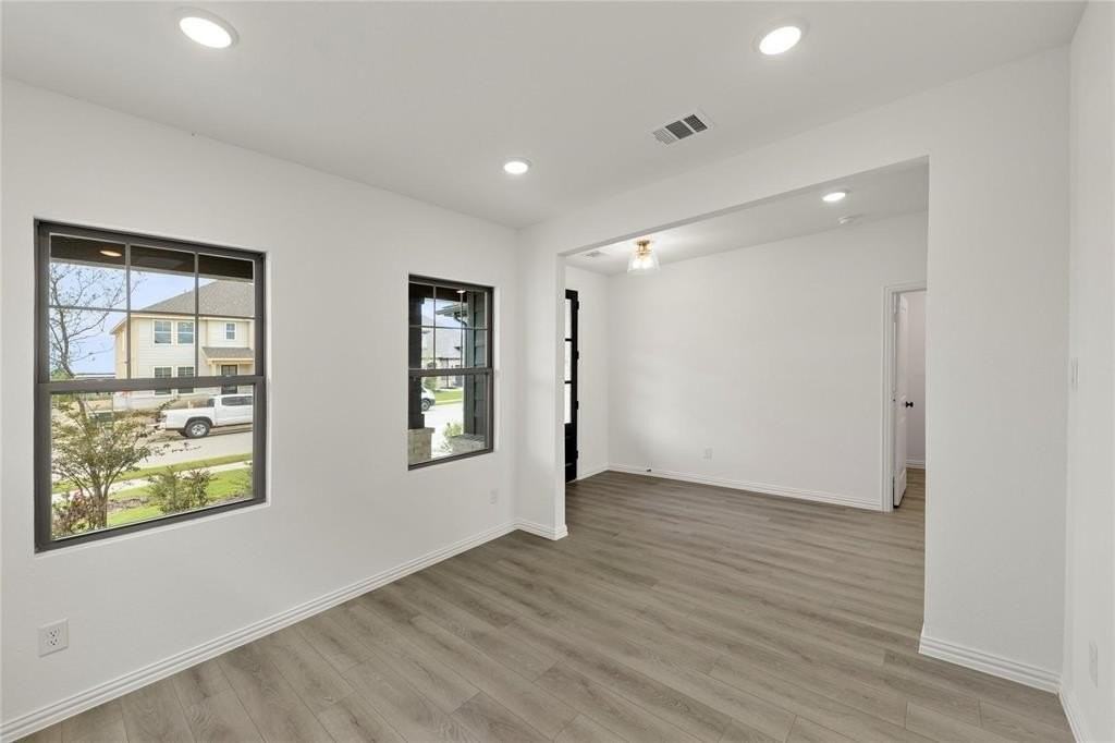 744 Waterhouse Lake Dr - Photo 4 of 27