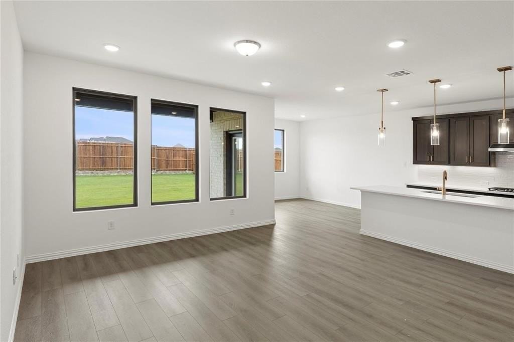 744 Waterhouse Lake Dr - Photo 5 of 27