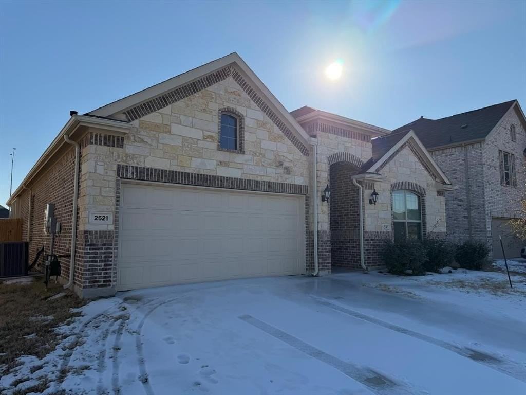 2521 Birchcrest Dr - Photo 2 of 34