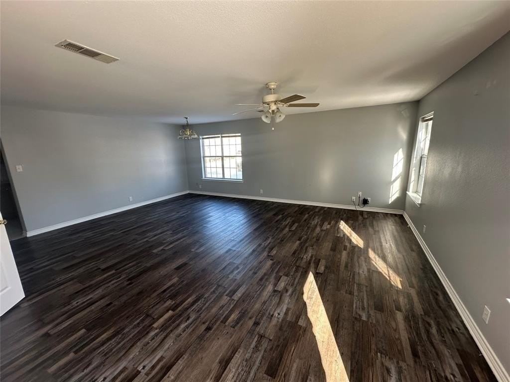 112 S Holly Ave - Photo 2 of 7