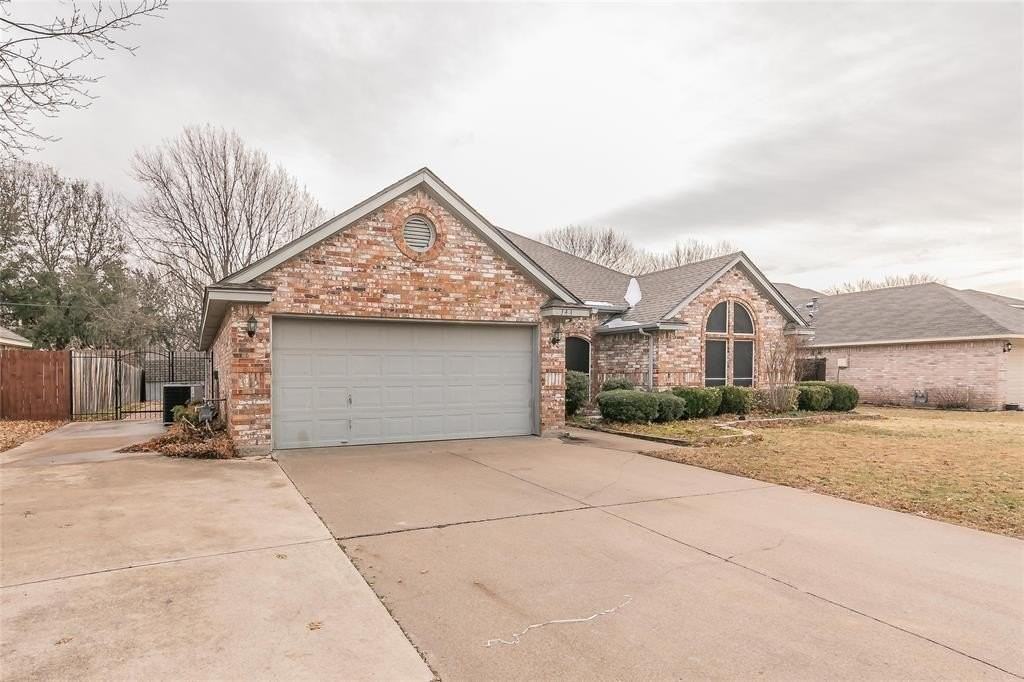 344 College St S - Photo 2 of 40