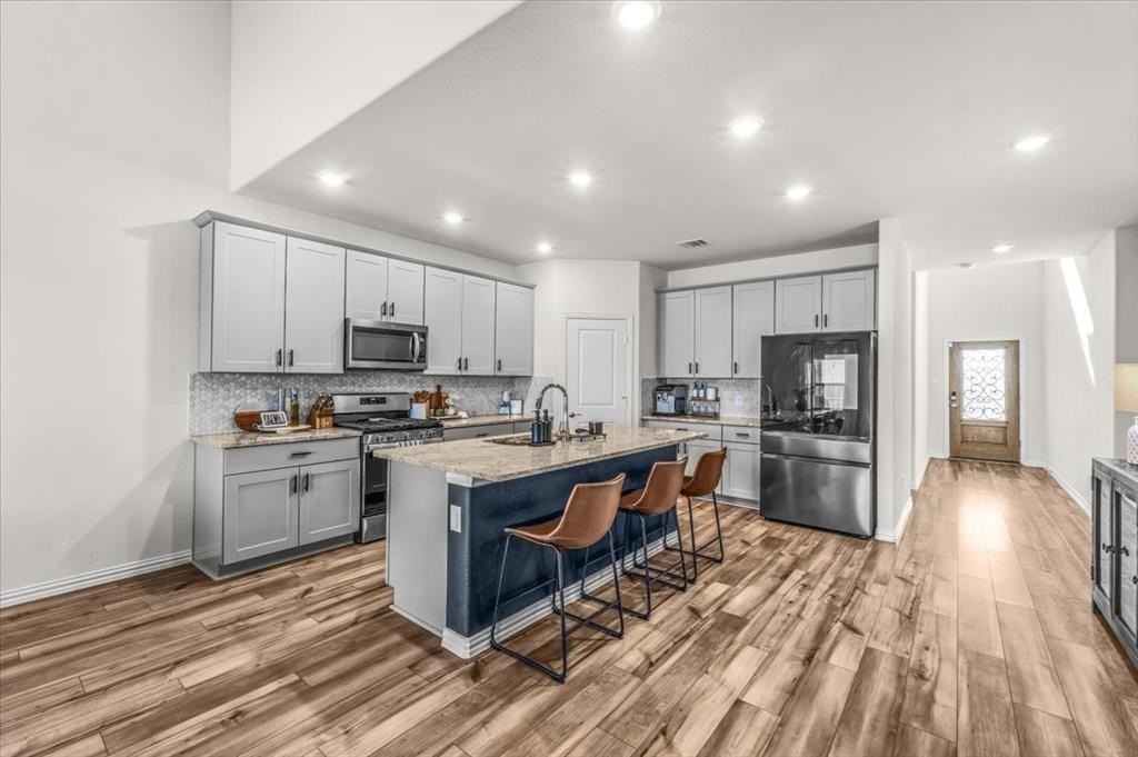 10600 Brookshire Rd - Photo 5 of 34