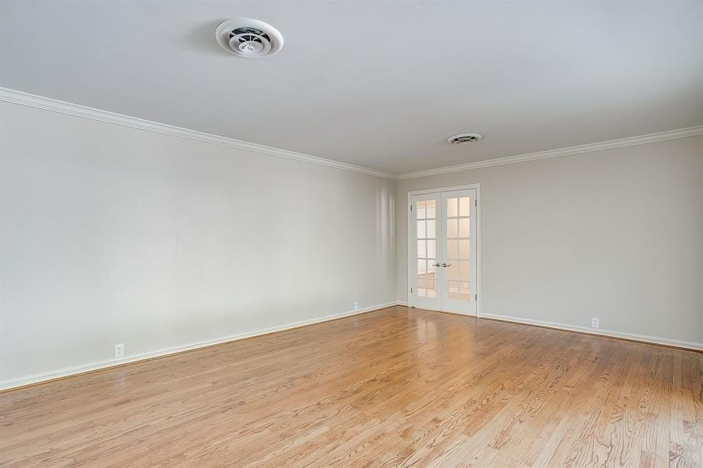 2400 Winton Ter W - Photo 6 of 38