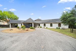 featured image of 8542 Meadowbrook Dr