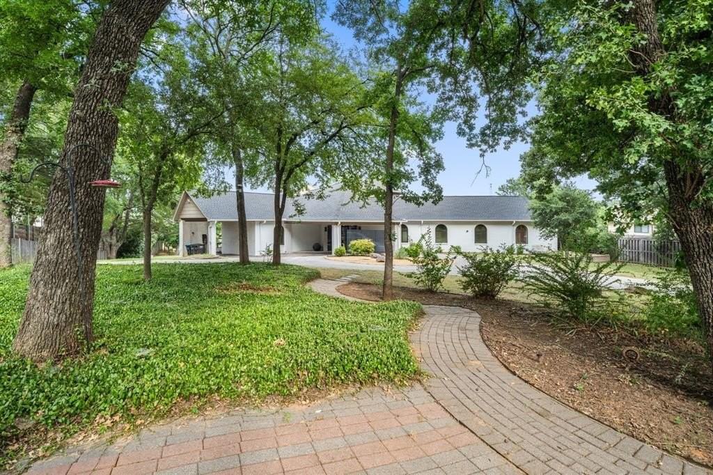 8542 Meadowbrook Dr - Photo 3 of 26