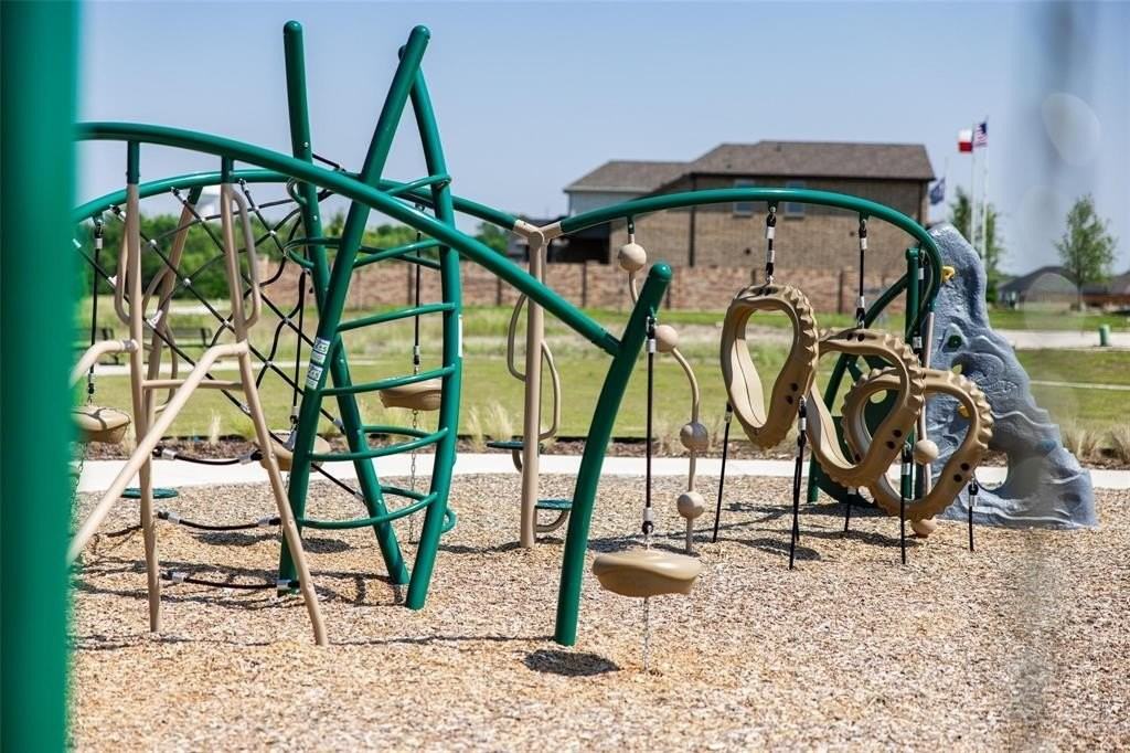 903 Chinati St - Photo 6 of 7