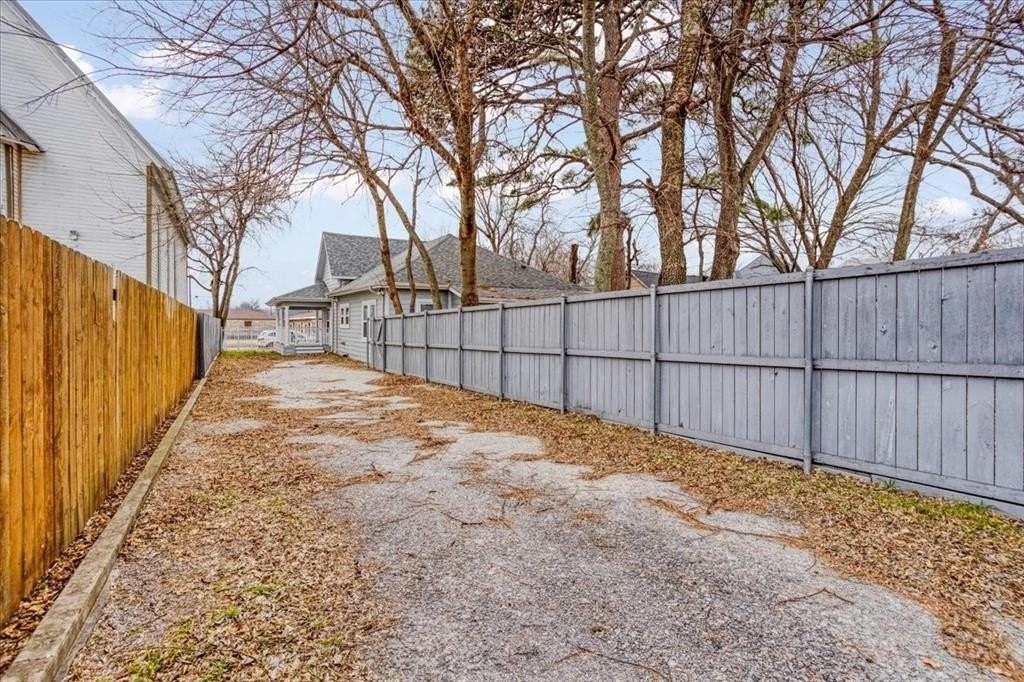 805 W Owing St - Photo 7 of 40