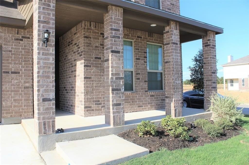 5529 Las Lomas Ln - Photo 2 of 23