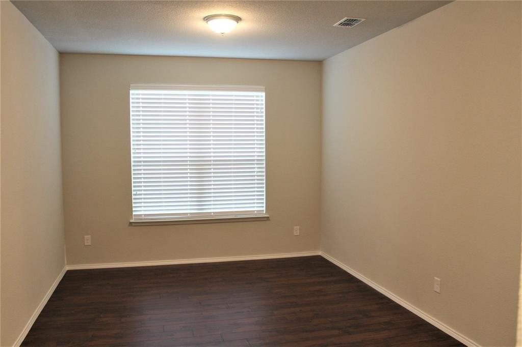 5529 Las Lomas Ln - Photo 4 of 23