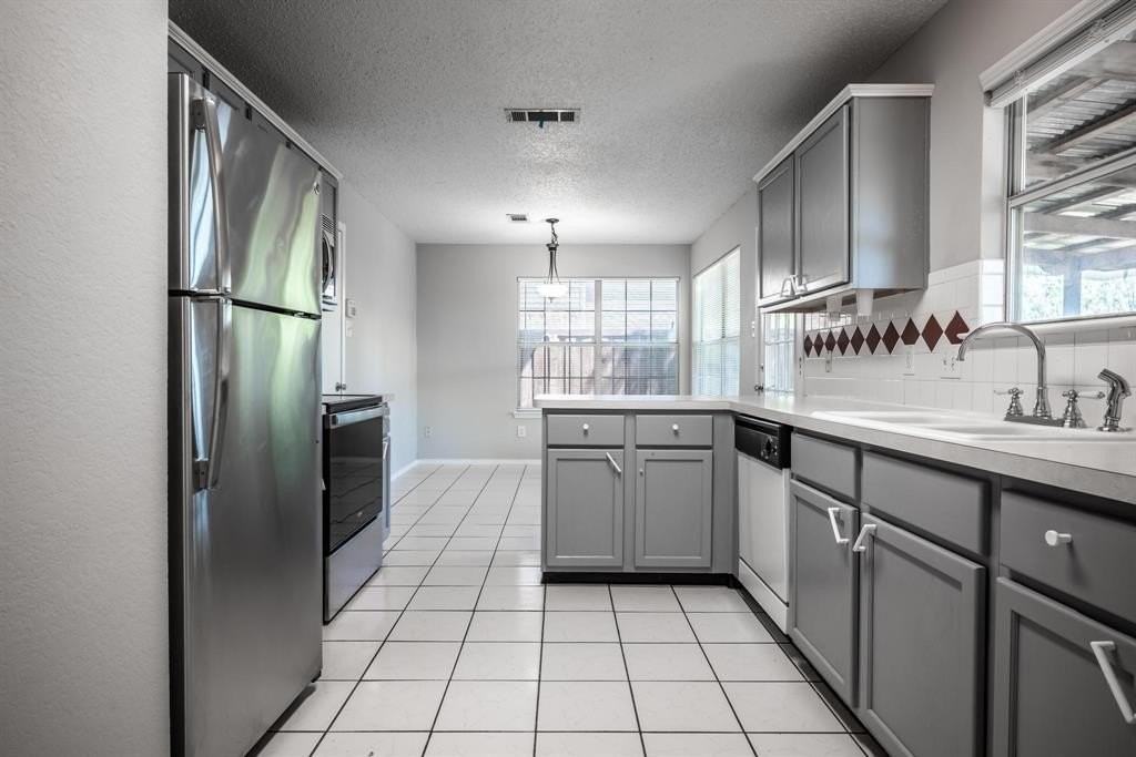 309 Longshore Dr - Photo 6 of 29