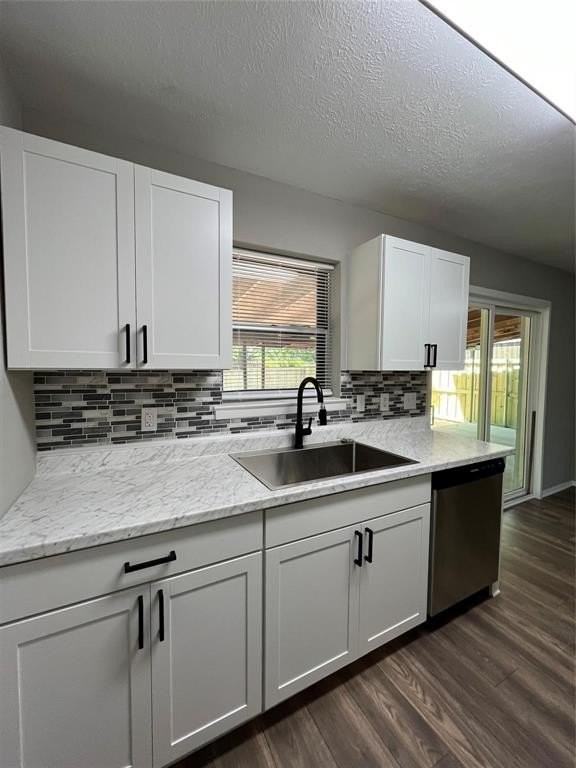 3702 Larry St - Photo 4 of 12