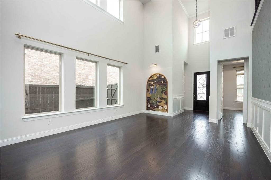 3575 Sevilla Dr - Photo 7 of 38