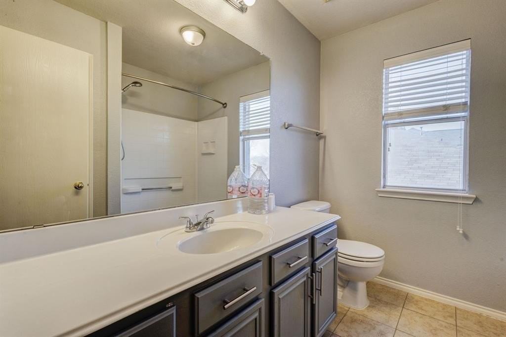 9200 Warren Dr - Photo 6 of 34