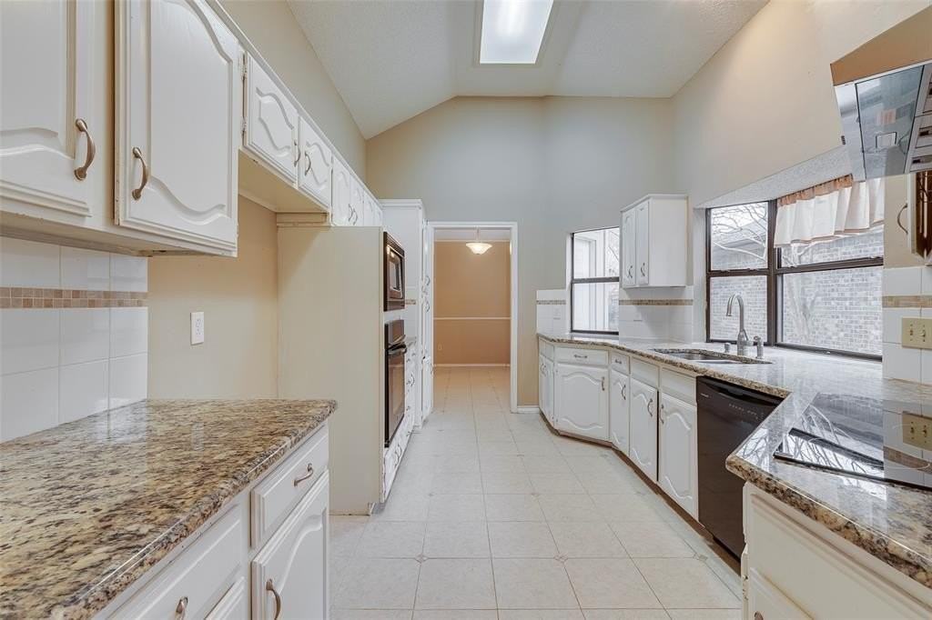 4303 Windward Cir - Photo 4 of 17