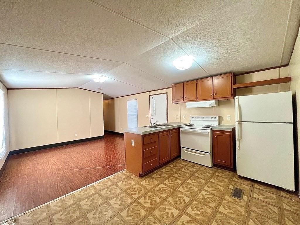 304 Wildwind St - Photo 3 of 26