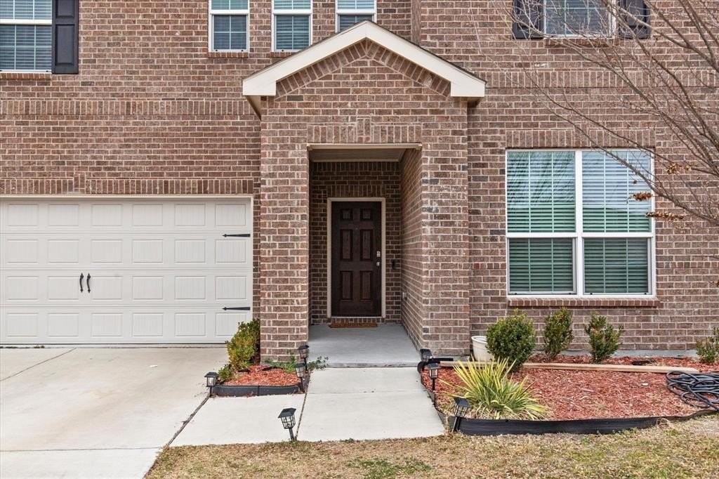 1613 Drasco Dr - Photo 3 of 33