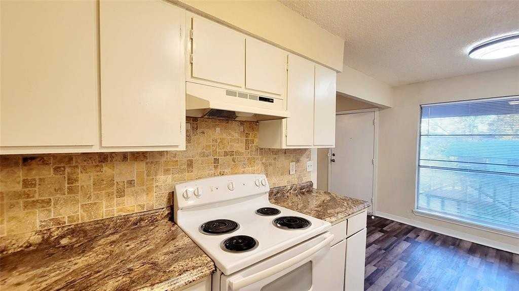 202 Park Cir #6 - Photo 3 of 12