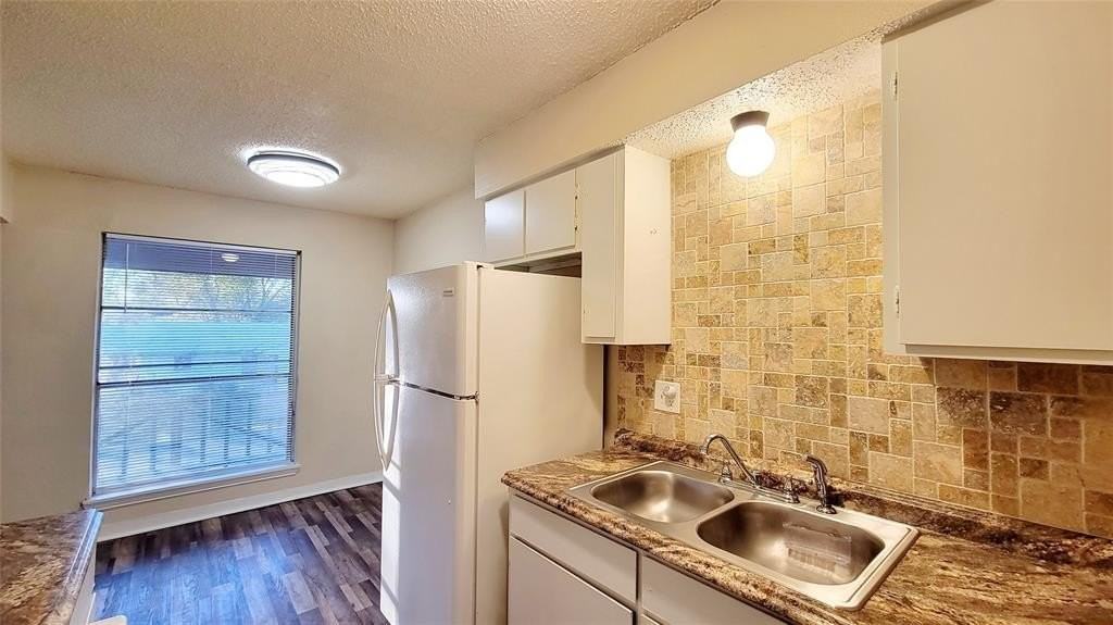 202 Park Cir #6 - Photo 4 of 12